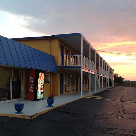 Belmont Inn And Suites Hampton Esterno foto