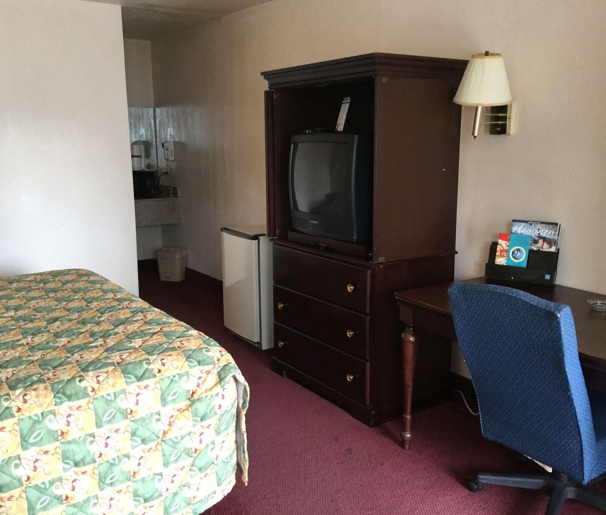 Belmont Inn And Suites Hampton Esterno foto