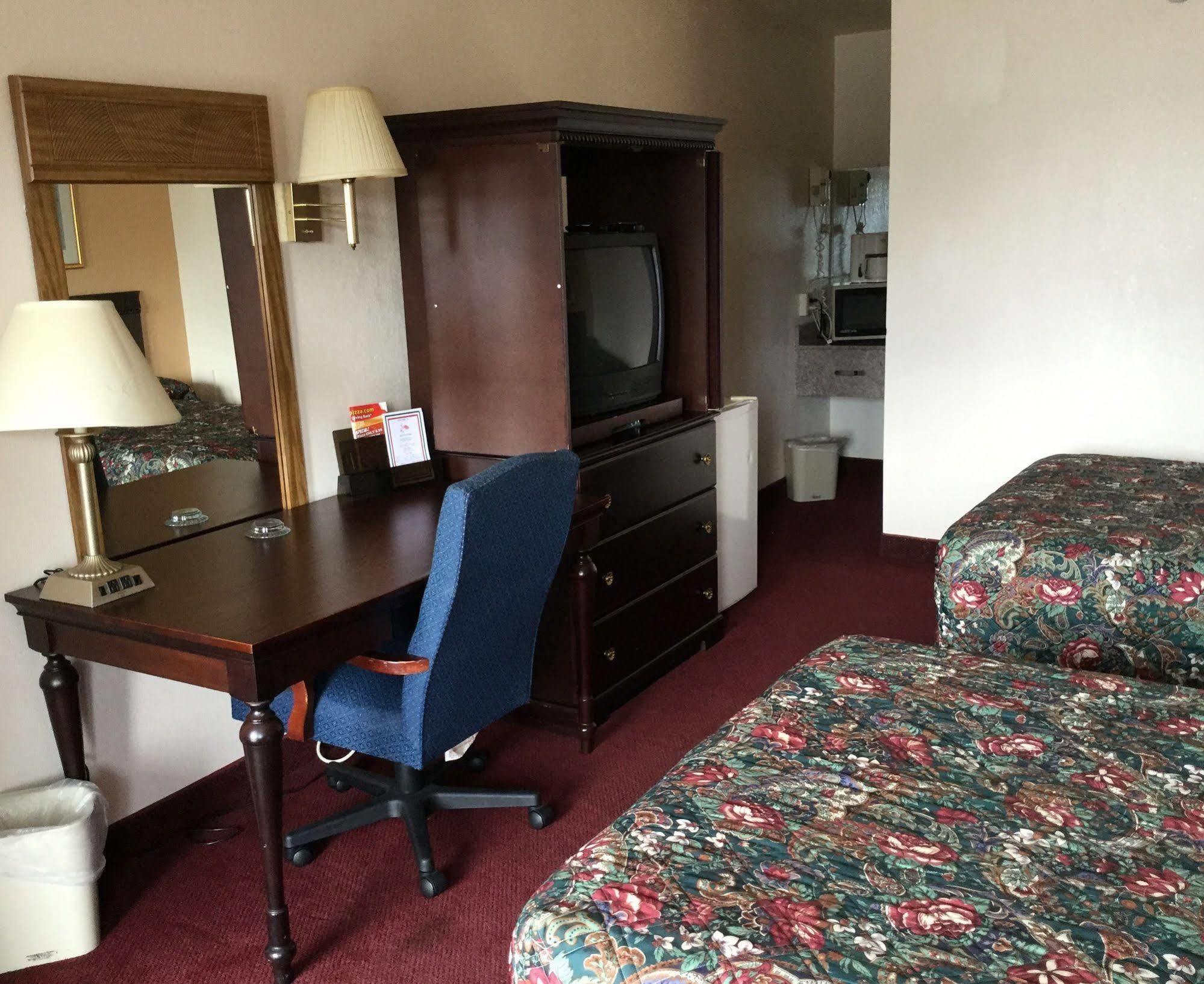 Belmont Inn And Suites Hampton Esterno foto